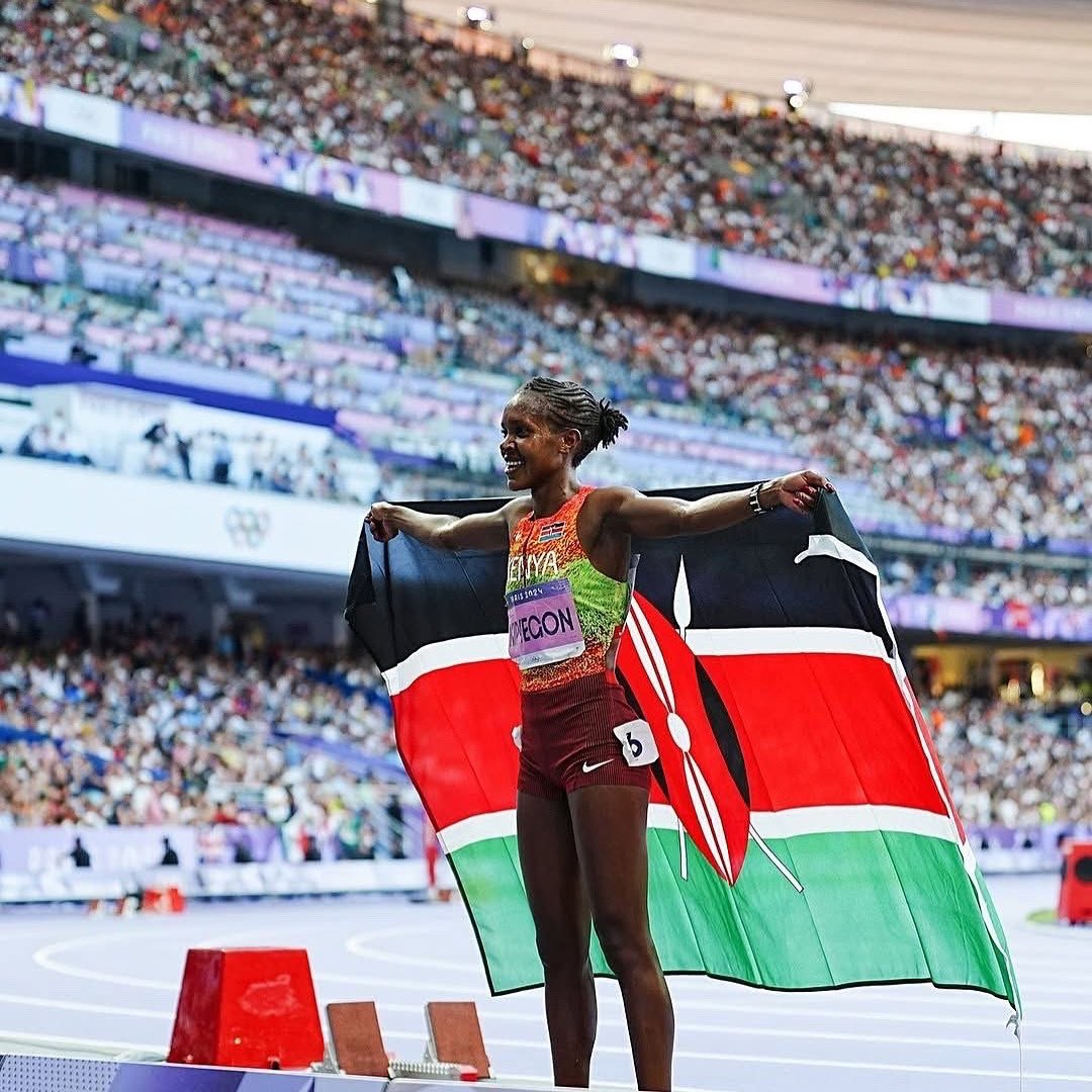 Shout outs Faith Kipyegon 🇰🇪🇰🇪
That try again and again spirit✅ #FaithKipyegon