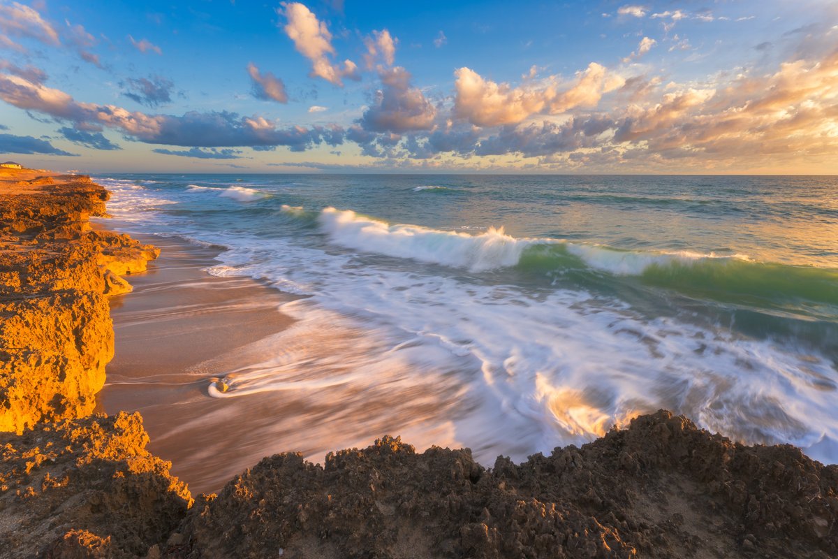Sigma_Photo's tweet image. "With the Sigma 14-24mm Art lens, you get edge-to-edge sharpness, minimal distortion (even at 14mm), and color rendering that will make your edits feel almost unnecessary. I own and use both the Sony E-mount and older Nikon F versions, and love them equally the same!" - Sigma…