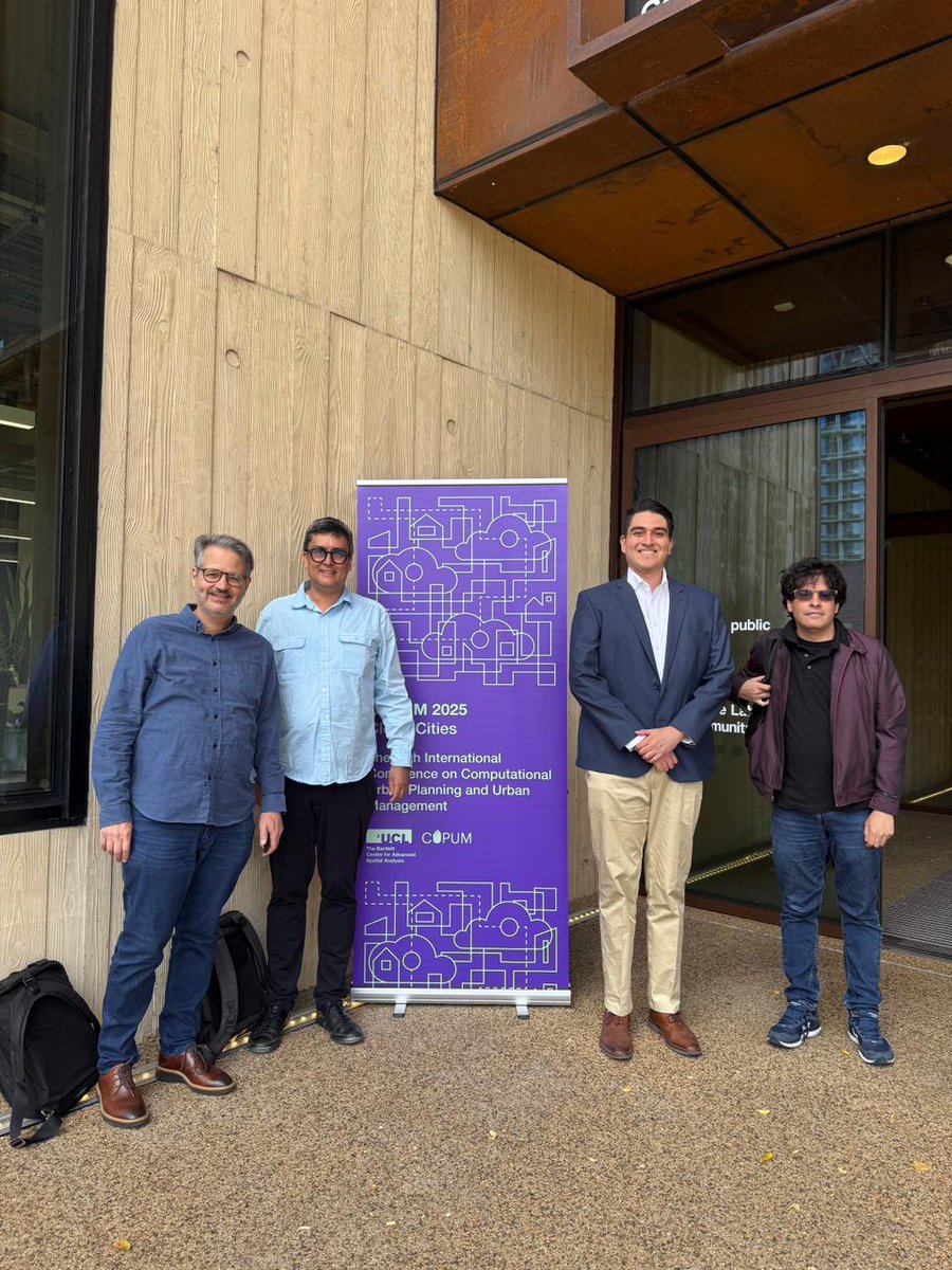 📍Esta semana estuvimos en #CUPUM2025 en Londres 🇬🇧

El equipo del <a href="/futurociudades/">Centro para el Futuro de las Ciudades</a> presentó 3 investigaciones sobre datos urbanos, movilidad y caminabilidad.

Regresamos a 🇲🇽 con nuevas ideas y colaboraciones.

Gracias a Rodolfo, Uriel y Roberto por representar al CFC 💡