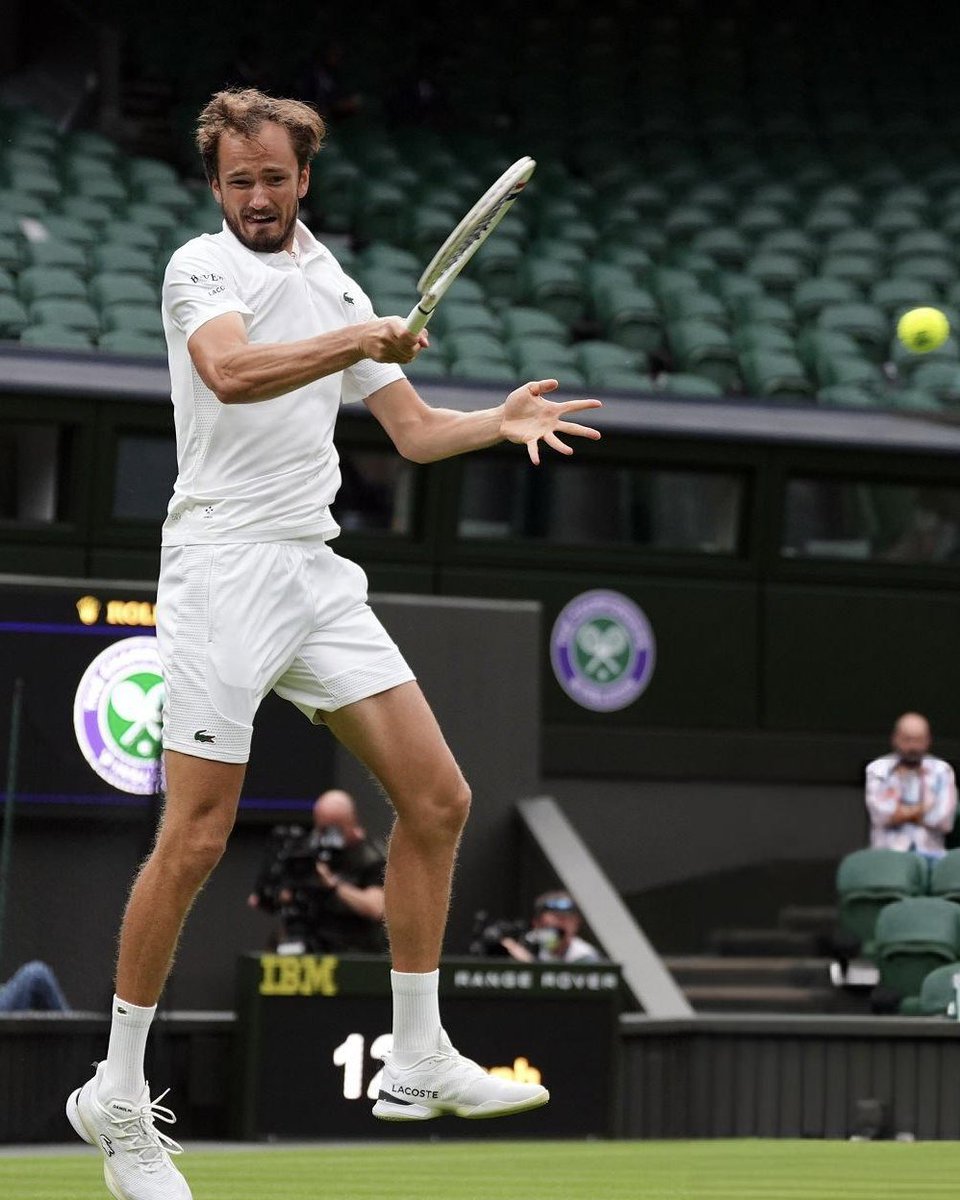dmedvedevfans's tweet image. Back on Centre Court ππ
@DaniilMedwed | @Wimbledon
