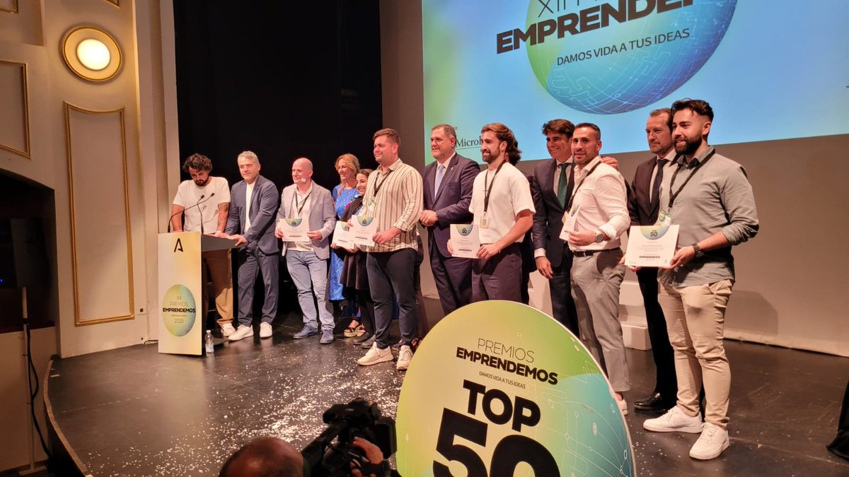 Andalucía Emprende (@aemprende) on Twitter photo 🏵️ Entrega de diplomas 🏅 #TOP50 #Andalucía
〽️<a href="/pos55063/">Antonio Posadas</a> <a href="/UniversidadAnd/">Consejería Universidad, Investigación e Innovación</a>
〽️<a href="/aranchamartinpp/">Aránzazu Martín Moya</a> <a href="/AlmeriaJunta/">AlmeríaJunta</a>
〽️<a href="/daniescacena/">Daniel Escacena</a>, nuestro director general
〽️Lorena Nieto <a href="/aytoalm/">Ayuntamiento de Almería</a>
〽️Ángel Francisco García <a href="/caixabank/">CaixaBank</a>
〽️Esther Mercedes Álvarez <a href="/dipalme_almeria/">Diputación Almería</a>
🏆 #PremiosEmprendemos2025 🏵️ Entrega de diplomas 🏅 #TOP50 #Andalucía
〽️<a href="/pos55063/">Antonio Posadas</a> <a href="/UniversidadAnd/">Consejería Universidad, Investigación e Innovación</a>
〽️<a href="/aranchamartinpp/">Aránzazu Martín Moya</a> <a href="/AlmeriaJunta/">AlmeríaJunta</a>
〽️<a href="/daniescacena/">Daniel Escacena</a>, nuestro director general
〽️Lorena Nieto <a href="/aytoalm/">Ayuntamiento de Almería</a>
〽️Ángel Francisco García <a href="/caixabank/">CaixaBank</a>
〽️Esther Mercedes Álvarez <a href="/dipalme_almeria/">Diputación Almería</a>
🏆 #PremiosEmprendemos2025