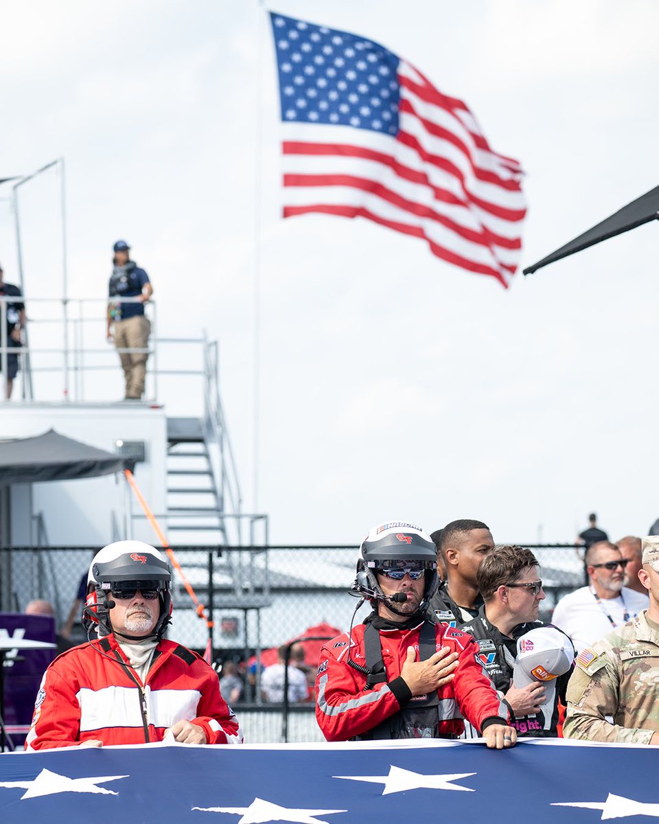 horizon_se_'s tweet image. From the roar of NASCAR at Pocono Raceway, we showed our support for the first responder community all race weekend long with Verizon Frontline 🚑 🧑‍🚒👮

#nascar #poconoraceway #verizon #verizonfrontline #firstresponders