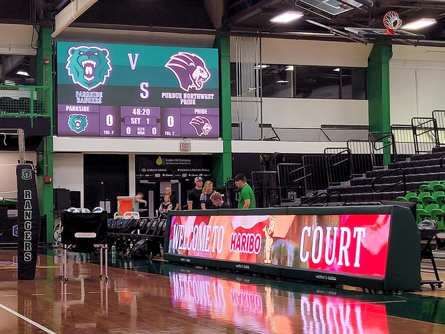 WatchfireSigns's tweet image. Invest in a made-for-volleyball scoreboard that displays the stats fans and coaches want to know. smpl.is/a4cdh

#volleyball #videoboard #scoreboard