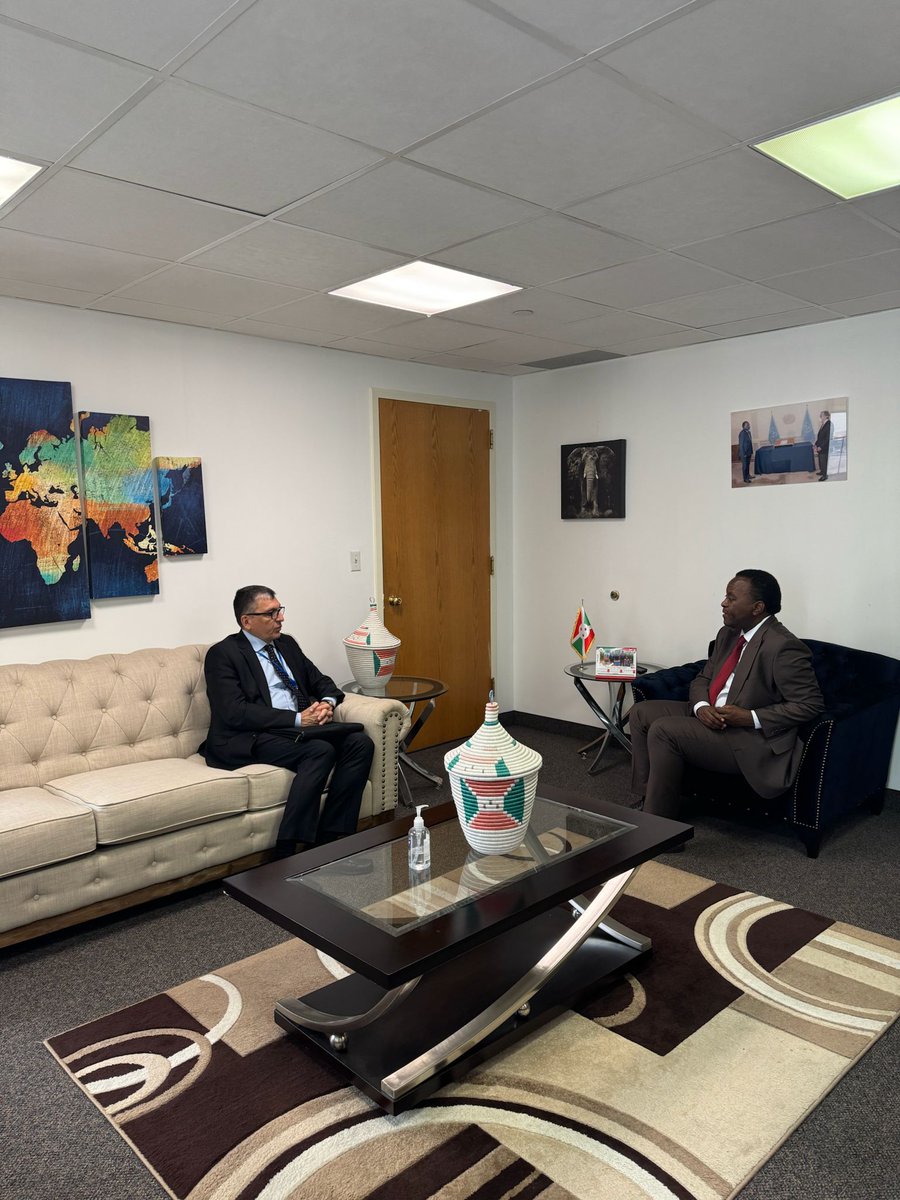 BurundiOnu's tweet image. Entretien cordial entre Leurs Excellences Ambassadeur Tofig F. Musayev, et @ManiratangaZph1 Représentants Permanents de l’#Azerbaïdjan 🇦🇿 et du #Burundi 🇧🇮 auprès des @UN á New York. Échanges fructueux sur des questions d’intérêt commun, tant bilatérales que multilatérales.
