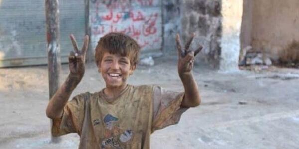 " لا أحد يعيش بلا أعباء لكن هناك من يدرك أن كل شيء زائل فيواجه الحياة بإبتسامة أمل ".🌹