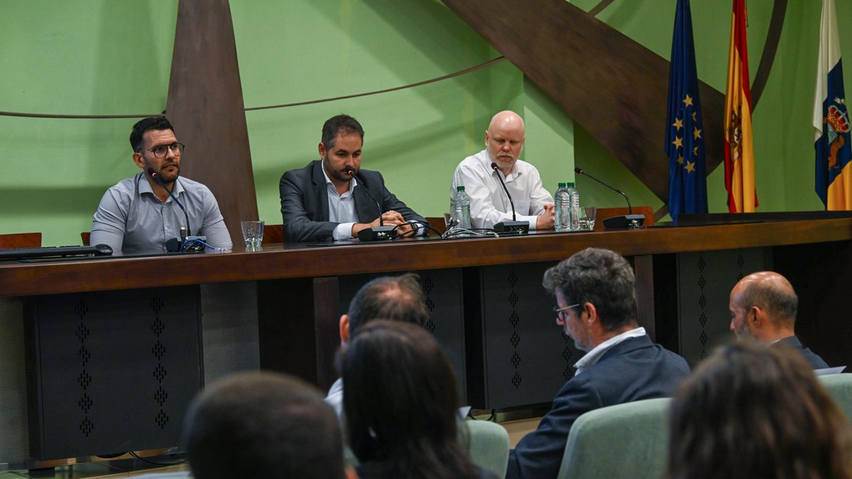ITCCANARIAS's tweet photo. 🛡Hemos compartido escenarios de riesgo en materia de seguridad digital y defensa tecnológica, abordando temas clave:IA, protección de infraestructuras críticas o ciberresiliencia
✔ Acción enmarcada en las iniciativas @EEN_Canarias  @cidihub #Cybercan @Red_CIDE #CIBERREG #RETECH https://t.co/feE7KvtP8b