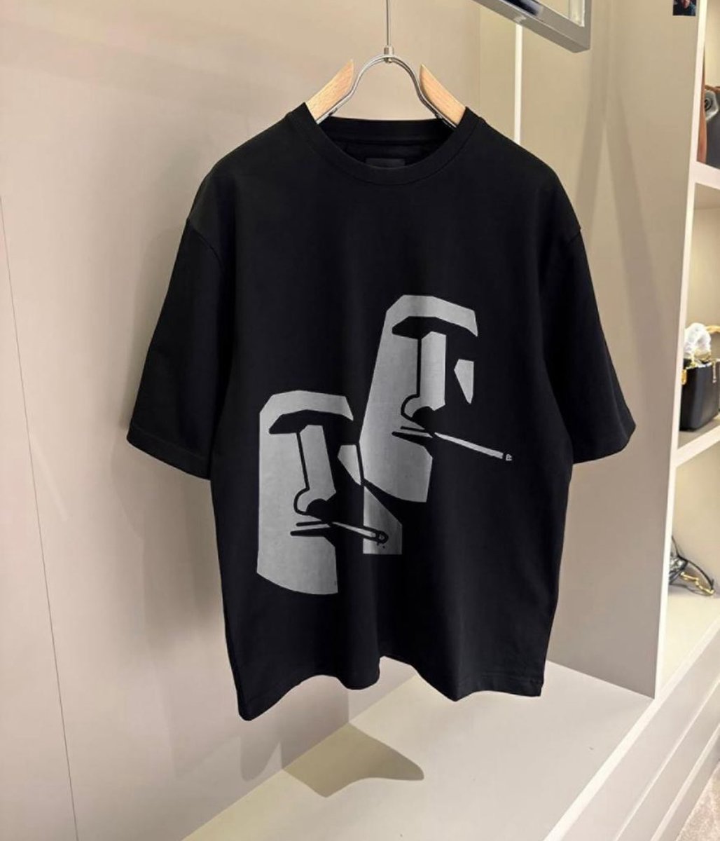 favink_'s tweet image. Luxury Tee’s Available in these three colours 
Size:L-3xl
Price:NGN34,000
#Happyshopping