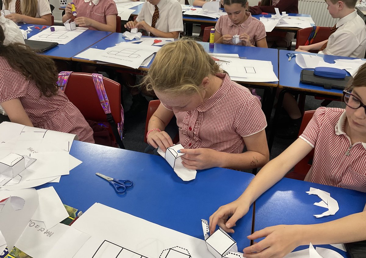 PDA_Y5's tweet image. We have been looking at creating 3D shapes from nets! Thinking about how to from mini structures and join materials securely! #pdaart