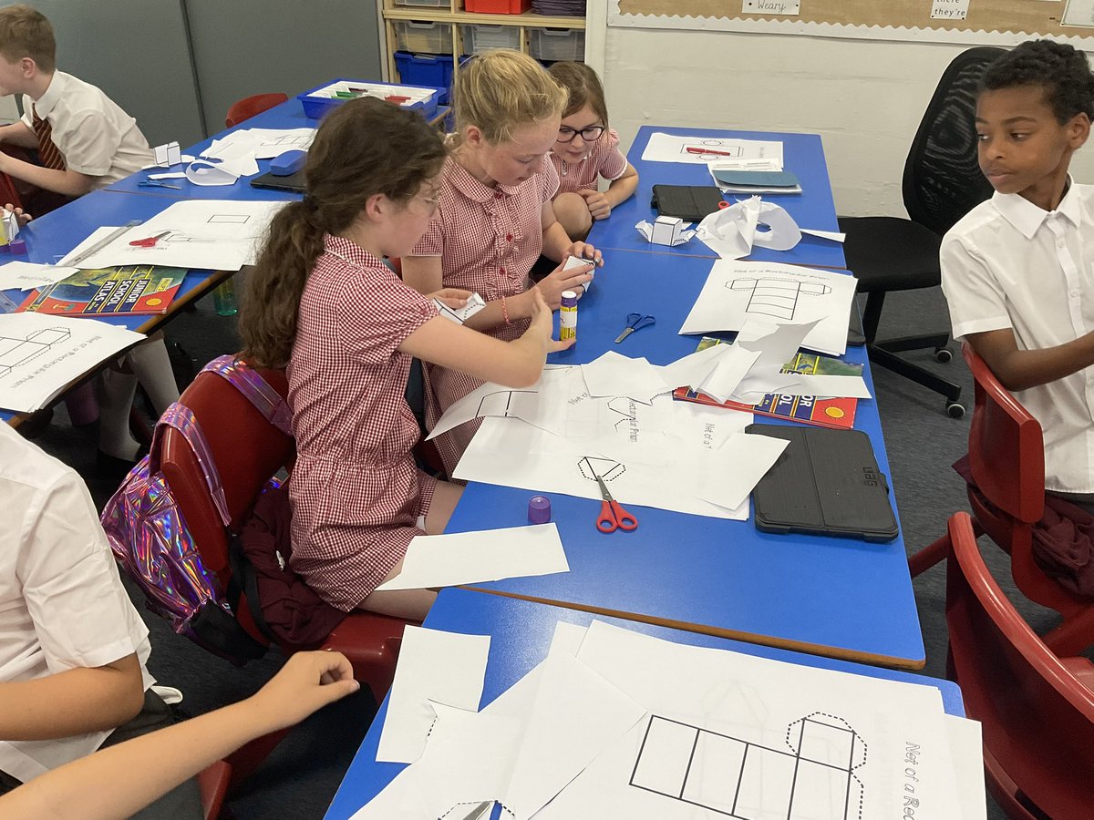 PDA_Y5's tweet image. We have been looking at creating 3D shapes from nets! Thinking about how to from mini structures and join materials securely! #pdaart