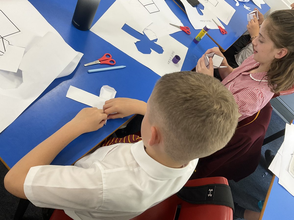 PDA_Y5's tweet image. We have been looking at creating 3D shapes from nets! Thinking about how to from mini structures and join materials securely! #pdaart