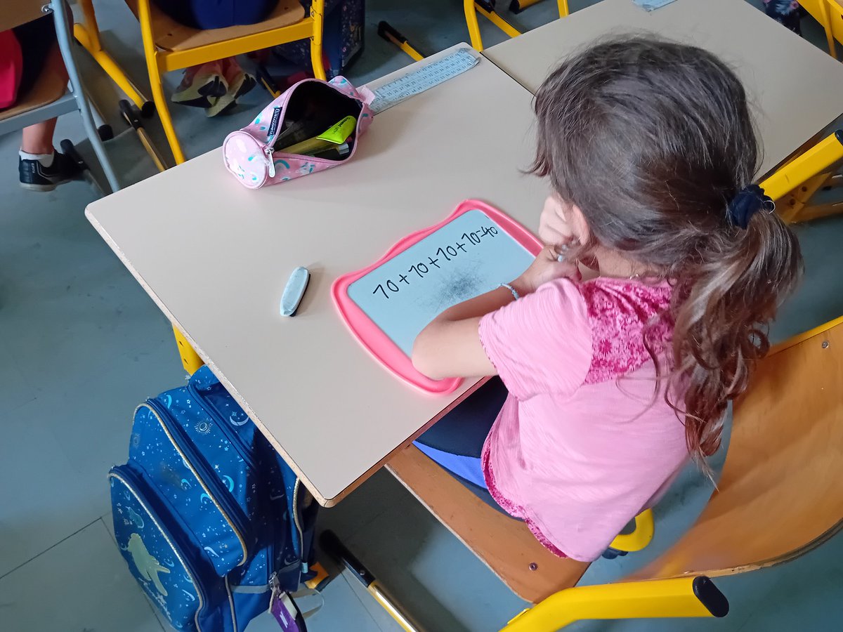 DSDEN82's tweet image. Mise en œuvre de la certification DNL à l'école George Sand de @villemontauban 🤩
Séance de math en 🇬🇧 pour les élèves de CP-CE1 de Mme Gouault:
🔢 calcul mental
❓️lecture & résolution de problèmes.
Le projet pédagogique se poursuit 🤝 avec le CLAÉ. eduscol.education.fr/1485/les-certi…