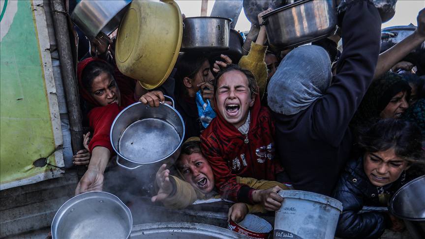 #İsrail, #Hamas'ın insani yardımlara el koyduğunu iddia ederek, Gazze'ye gönderilen yardımları iki gün süreyle durdurdu.!!