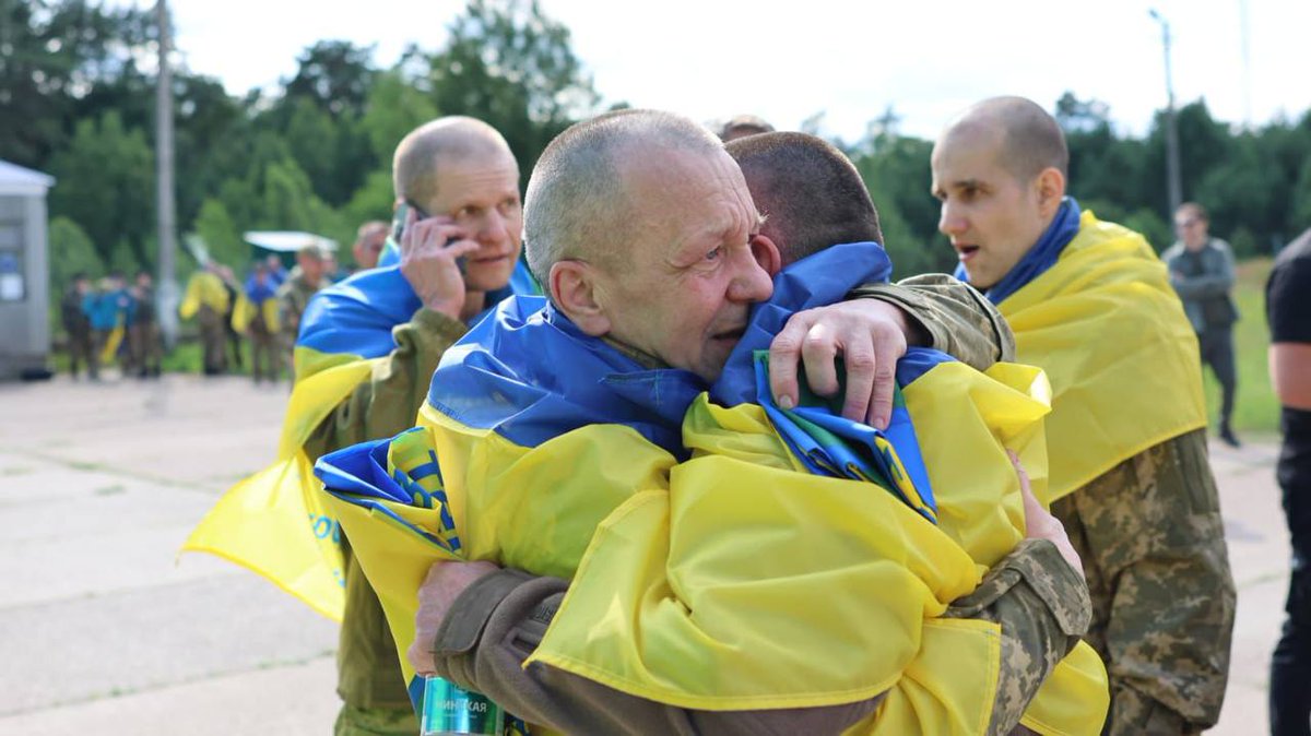 army_tv_ua's tweet image. ⚡ Україна та росія провели черговий обмін полоненими
🪖 Додому повертаються воїни Збройних Сил, Національної гвардії, Державної прикордонної служби. Більшість із них були в полоні з 22 року.