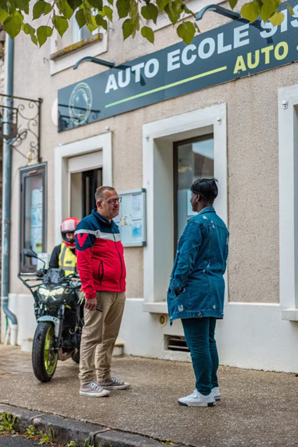 SecoursPop's tweet photo. 🚐« C’est le budget le plus imprévisible et le plus déstabilisant. »

15 millions de Français peinent à se déplacer, 5 millions n’ont aucun moyen de transport.

Avec les #Solidaribus, vélos solidaires et aides au permis, on agit pour leur autonomie.

L'article 👉 https://t.co/yqYCbdq1Ck

Faites un don 👉 https://t.co/upzYLoeO5J