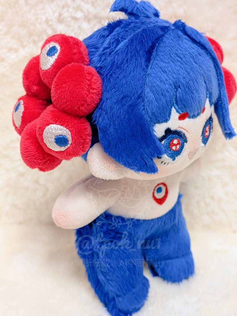 tpok_nu1's tweet image. 今年の夏の旅行は万博に行くのでミャクミャクモチーフぬいを作りました!
青い生地は白色の生地を染めてます。
一緒に色んなパビリオン周るの楽しみ〜🥳
#自作ぬい
#タピ岡ぬい工房