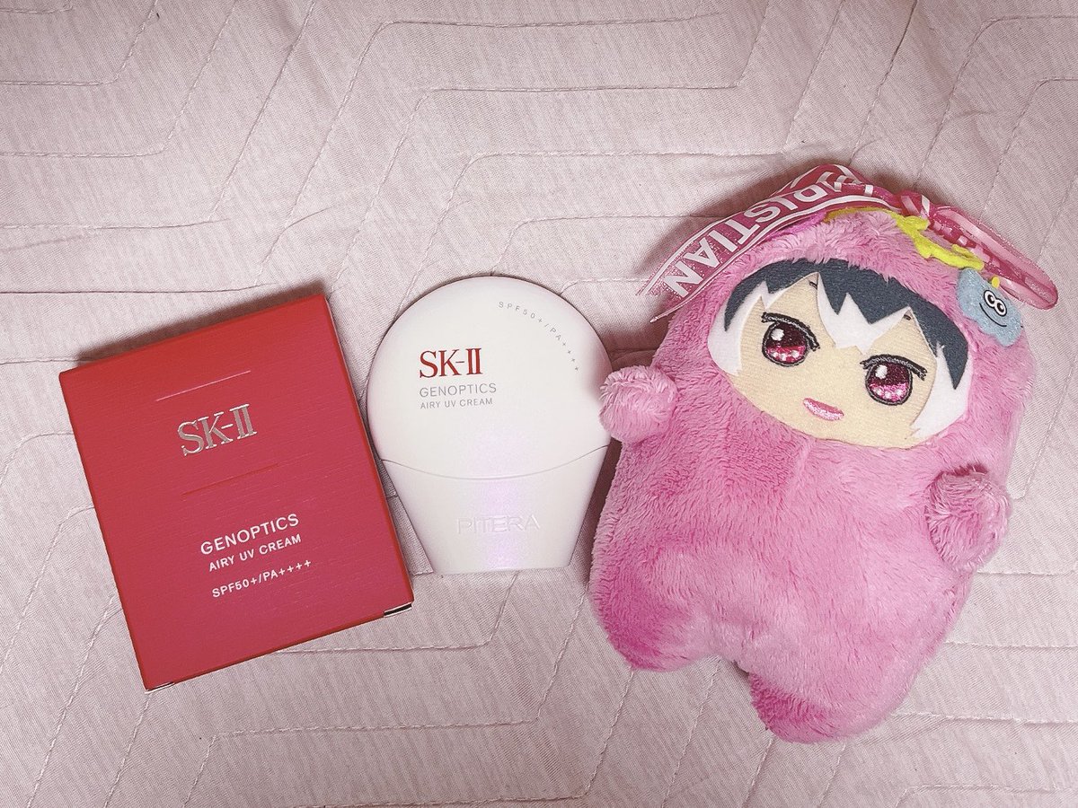 ito_70123's tweet photo. SK-IIの日焼け止めだよ！
ピテラとナイアシンアミドが入ってるのでママは注目してるみたい。
日焼け止めっていうかスキンケアのクリームみたいな使用感で、香りもジェノプティクスの美容液と同じ香りだよ。ジェノプティクスインフィニットオーラエッセンス(美容液)もいいよね。
#モン狂コスメ https://t.co/WwWtjf5DCJ