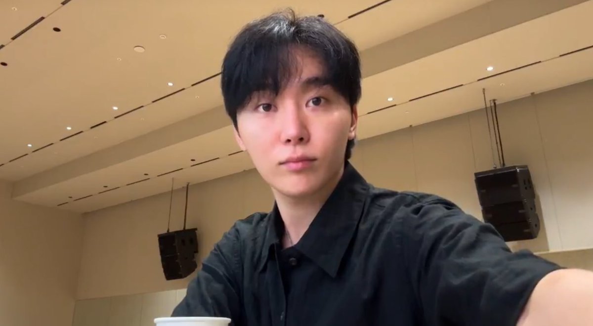 hello, seungkwan! 🖤