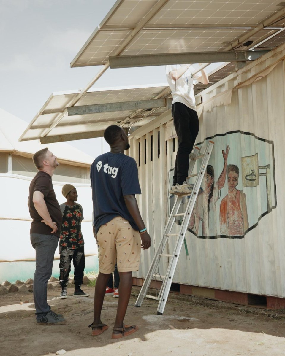 cheggdotorg's tweet photo. From solar lights in Kakuma (a refugee camp in Kenya, home to about 300,000 refugees) to AI and coding clubs, Global Teacher Prize Ambassador @KoenTimmers is helping refugee students build brighter futures 💡. https://t.co/XcH7iskDYu