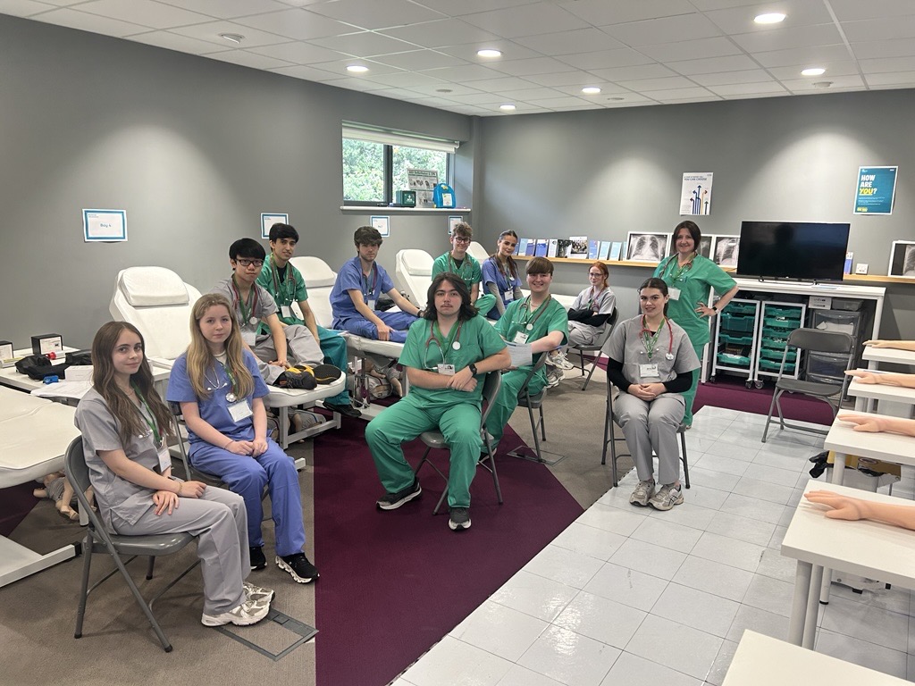 kgvsixthform's tweet photo. What an incredible week for our School of Medicine students at @biograd_ed in Liverpool! 

Students spent the week touring their amazing facilities, using industry-standard equipment, and building their CV and confidence in a medical environment. We can't thank them enough! 😍👏 https://t.co/dh0dxAvJqw