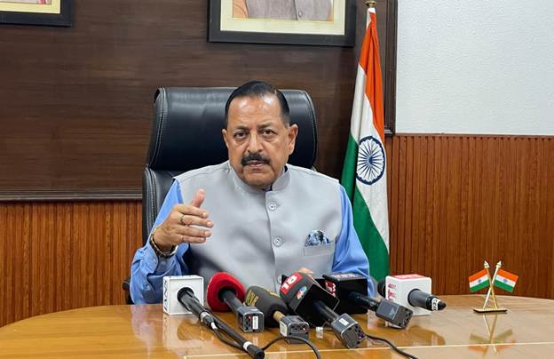 PIB India (@pib_india) on Twitter photo Living up to the spirit of 'Atmanirbhar Bharat' and 'Vishwabandhu Bharat' as envisaged by Prime Minister <a href="/narendramodi/">Narendra Modi</a>, Union Minister of State <a href="/DrJitendraSingh/">Dr Jitendra Singh</a> stated that all the experiments to be carried out by #ShubhanshuShukla have been indigenously developed by Indian Living up to the spirit of 'Atmanirbhar Bharat' and 'Vishwabandhu Bharat' as envisaged by Prime Minister <a href="/narendramodi/">Narendra Modi</a>, Union Minister of State <a href="/DrJitendraSingh/">Dr Jitendra Singh</a> stated that all the experiments to be carried out by #ShubhanshuShukla have been indigenously developed by Indian