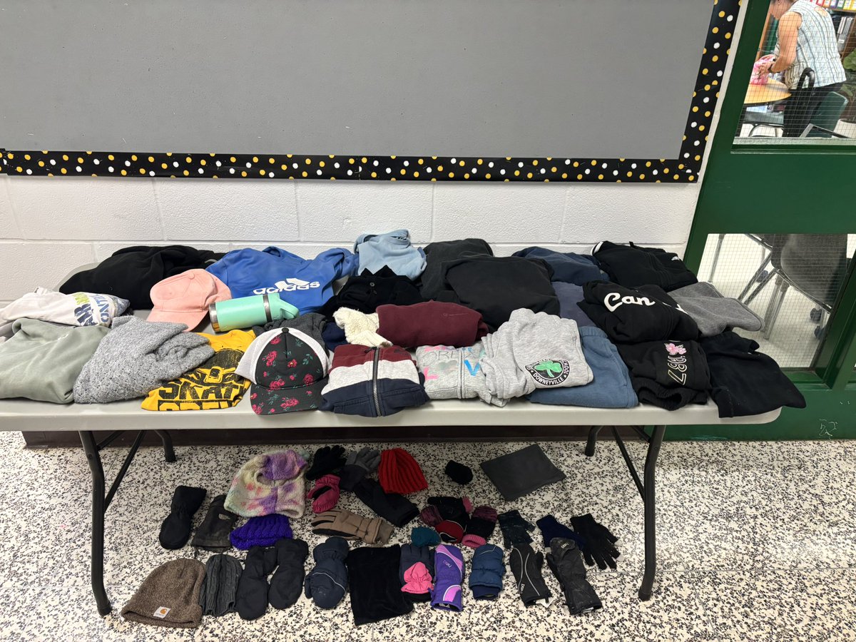 stluke130's tweet image. Today is the last day to pick up any lost and found items before summer holidays and before these items get donated! Please reach out to the school if you see something that belongs to your child!