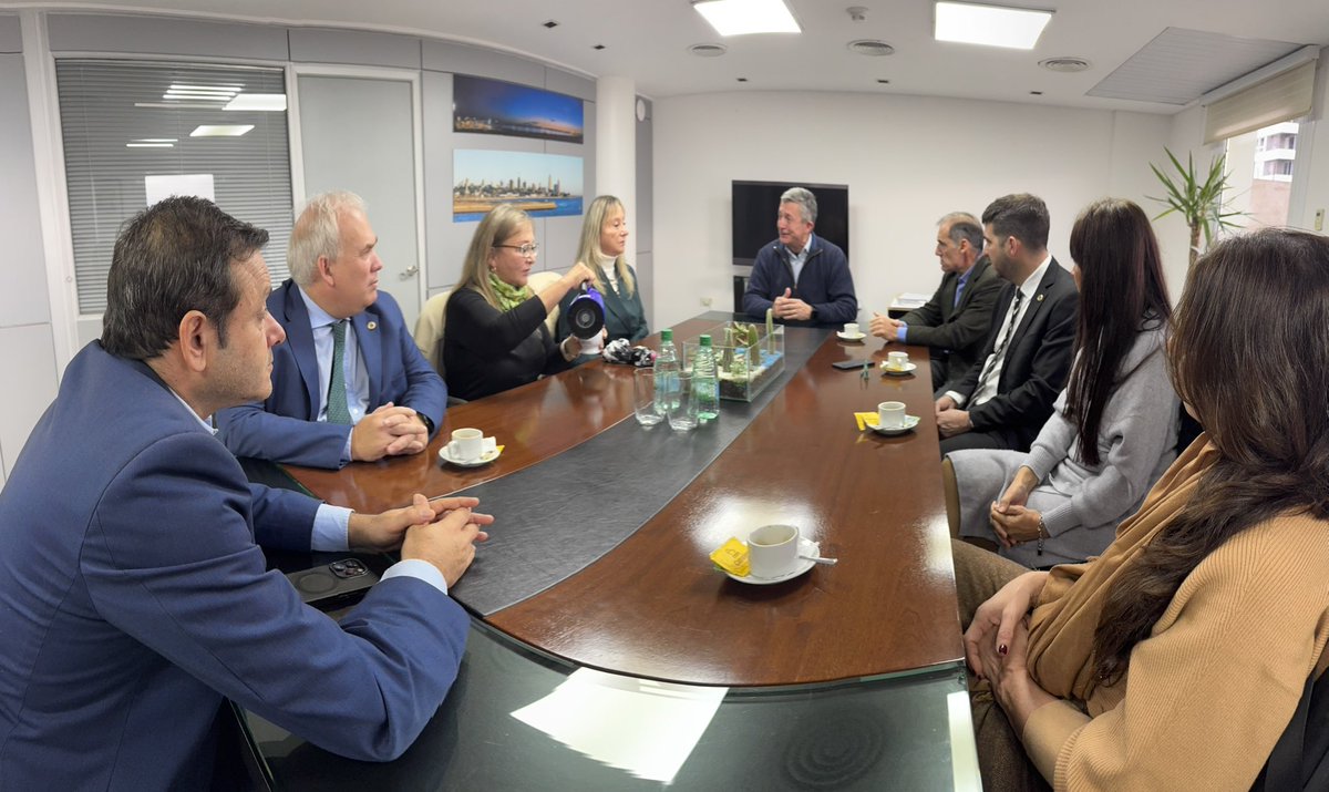 Recibí al presidente del Consejo Federal del Notariado Argentino, Diego Leandro Molina, y autoridades del Colegio Notarial de Misiones. Dialogamos sobre el rol del notariado latino y su aporte clave a la seguridad jurídica y la prevención de conflictos.
#Misiones