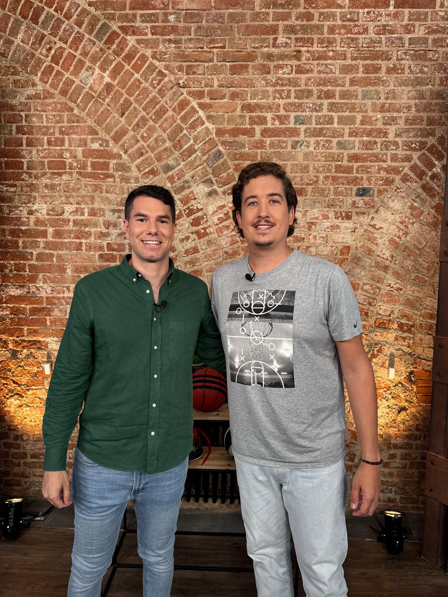 Déjate de Historias TV (@dejatetv) on Twitter photo DIRECTO | CUNA DE TALENTOS 🏀
El mejor baloncesto con <a href="/EstebanNovillo/">Esteban Novillo</a>
Richi Mengibar. Director Técnico de Baloncesto Virgen de Atocha <a href="/CVABaloncesto/">Baloncesto Virgen de Atocha</a>
📺 #TDT y ONLINE
dejatedehistorias.es/emision-online DIRECTO | CUNA DE TALENTOS 🏀
El mejor baloncesto con <a href="/EstebanNovillo/">Esteban Novillo</a>
Richi Mengibar. Director Técnico de Baloncesto Virgen de Atocha <a href="/CVABaloncesto/">Baloncesto Virgen de Atocha</a>
📺 #TDT y ONLINE
dejatedehistorias.es/emision-online