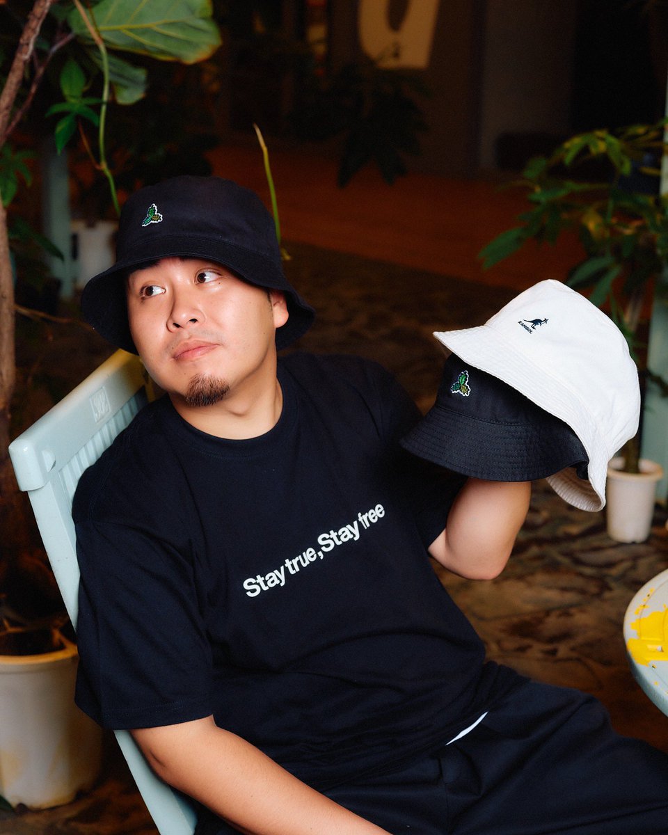 shuto_info_'s tweet image. KANGOL x 柊人
ラッパー/シンガーの柊人初となるブランドとのタイアップ。
6月27日(金)より新設される柊人 OFFICIAL ONLINE STORE (shutomerch.base.shop)にて先行発売、　
KANGOL ONLINE STORE (kangol.jp/shop/default.a…)、Kangol Headwear旗艦店では7月4日(金)
より発売スタートです。
