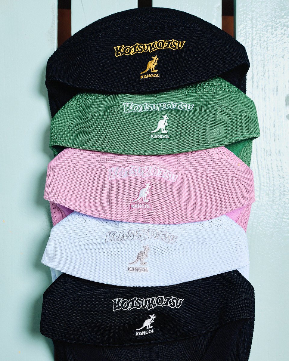 shuto_info_'s tweet image. KANGOL x 柊人
ラッパー/シンガーの柊人初となるブランドとのタイアップ。
6月27日(金)より新設される柊人 OFFICIAL ONLINE STORE (shutomerch.base.shop)にて先行発売、　
KANGOL ONLINE STORE (kangol.jp/shop/default.a…)、Kangol Headwear旗艦店では7月4日(金)
より発売スタートです。