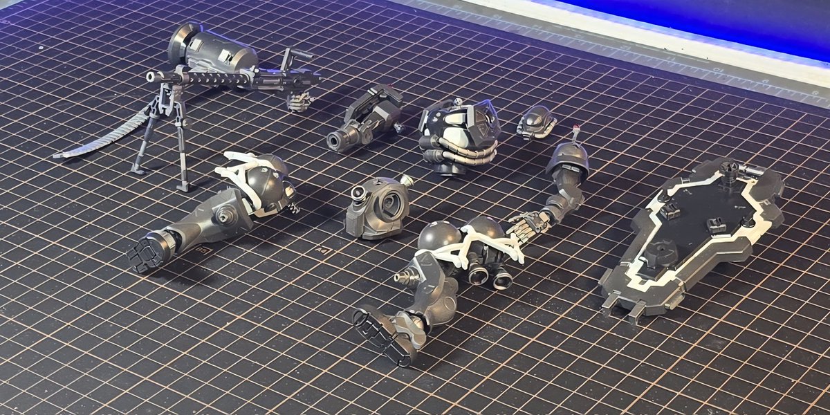 stryder_prime's tweet image. All the parts laid out and ready to be assembled #Gundam #gunpla