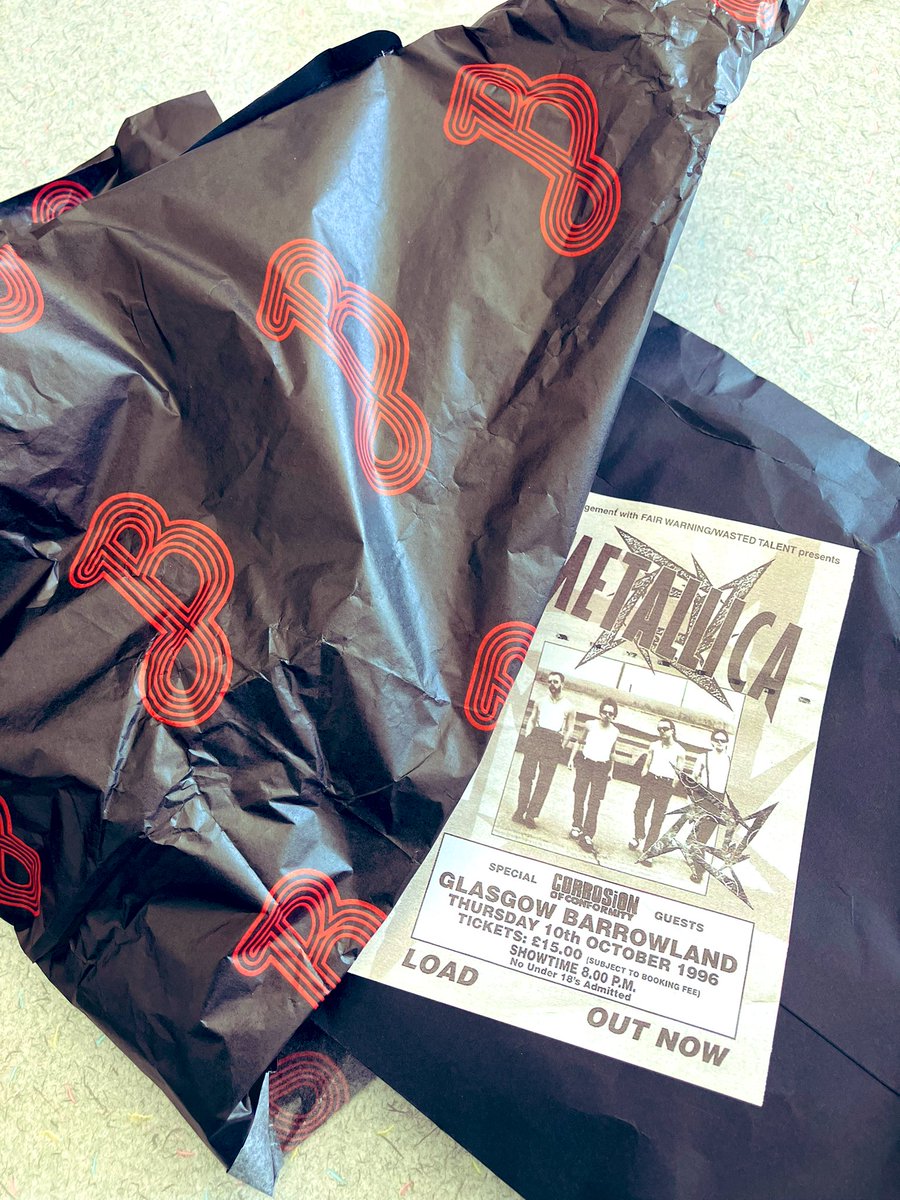 Great T-shirt, even better packaging.  Stay classy
🎉⭐️The Barras 🎉⭐️ 😘