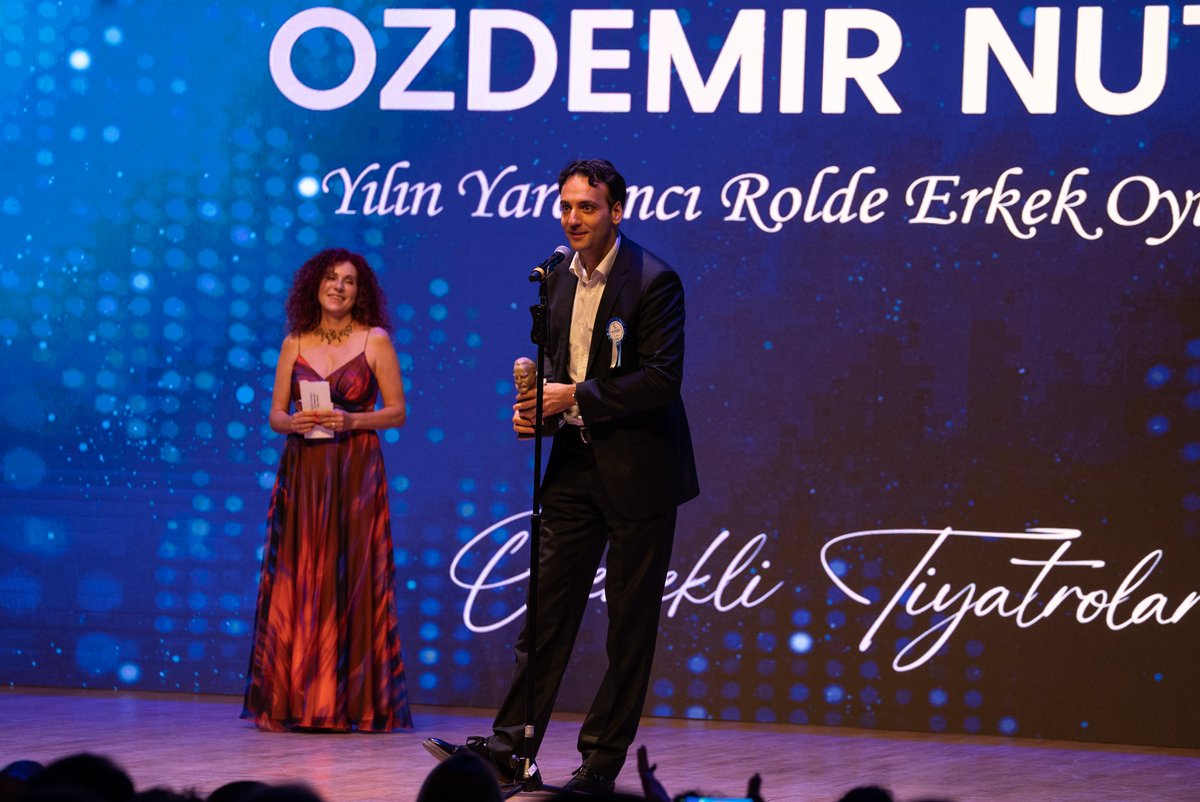 İzmir Şehir Tiyatroları tweet media