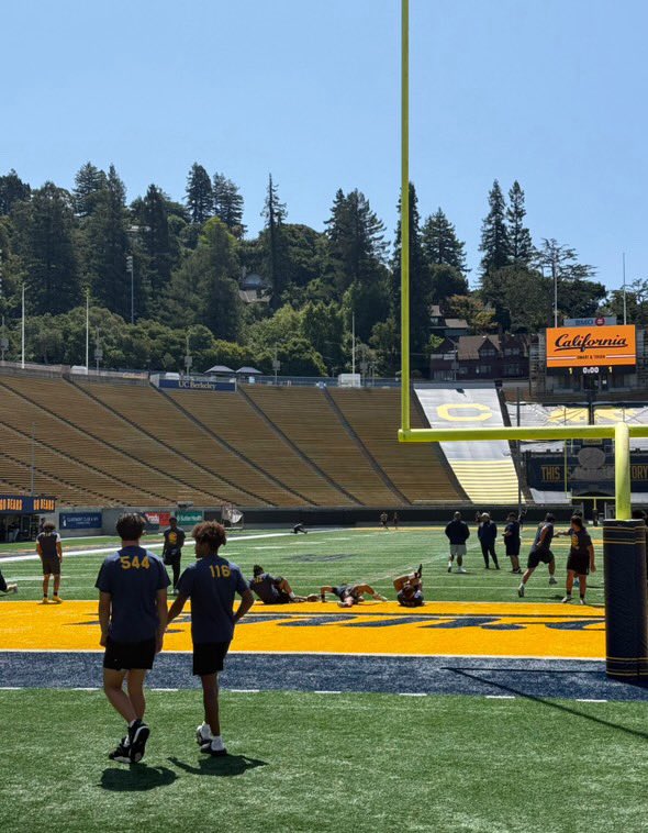 Shout out to our guys Dylan Fenn &amp; Clark Cokley for winning Defensive and Offensive MVP of the Cal Football Camp this past weekend 🦁🔥
#BeALion #OneBloodFootball #NewEraJSerra