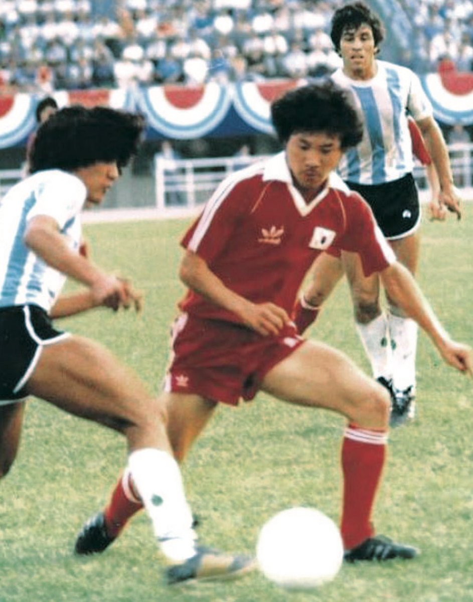 ClubARacing's tweet photo. 🏆🇰🇷 Racing, primer club del interior en gritar campeón fuera del país. https://t.co/4dWqBJEfVK
