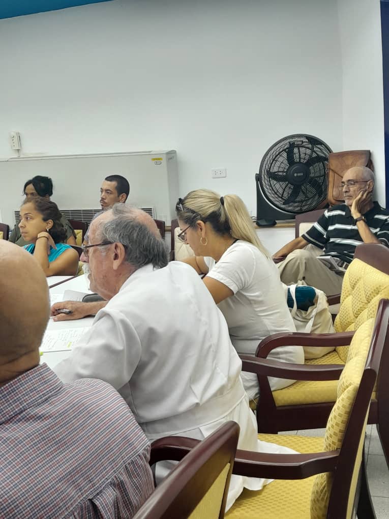 Sesiona hoy en el <a href="/cim_cuba/">CIM Centro de Inmunología Molecular</a> el Taller de Resultados de la Subcomisión de Cáncer e lnflamación del PNCTI 07: Biotecnología, Industria Farmacéutica y Tecnología Médica. Se presentan los resultados de 15 proyectos de I+D+i. <a href="/DuniaCIDEM/">DuniaCazanave_CIDEM</a> <a href="/SDCarreraBcf/">Santiago Dueñas Carrera</a> <a href="/MaydaMauriBCF/">Mayda Mauri Pérez</a> <a href="/BioCubaFarma/">BioCubaFarma</a>