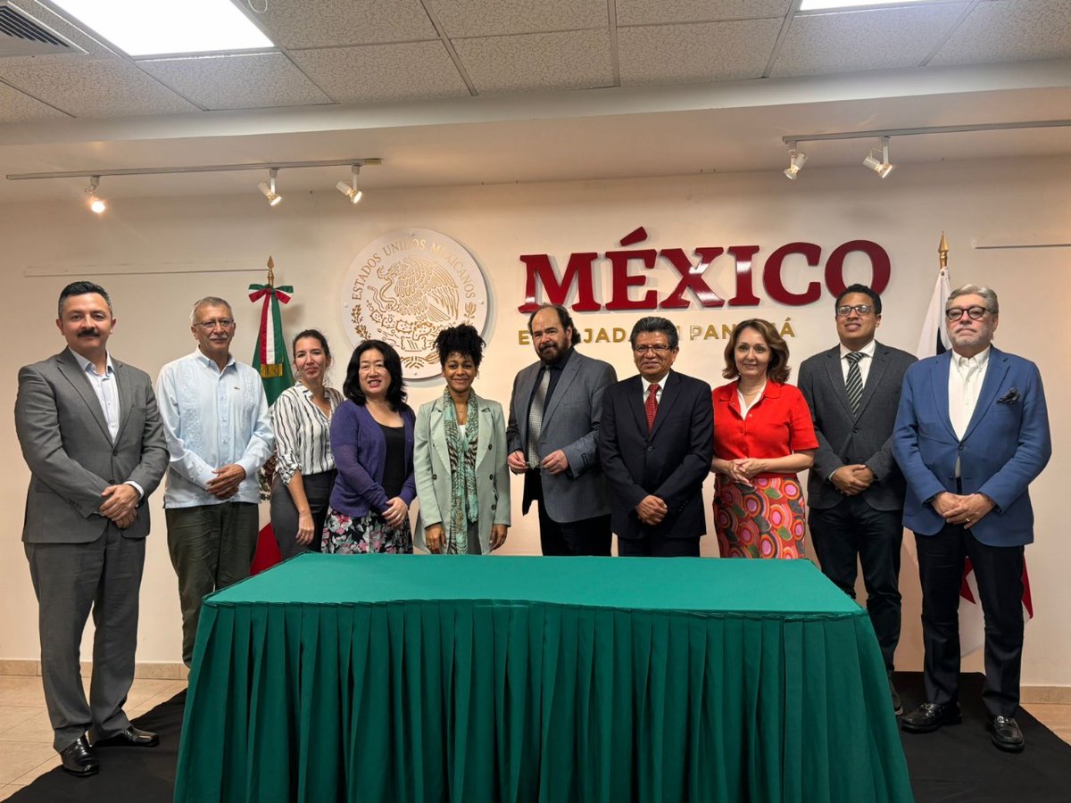 La sala Carlos Fuentes de la @Embamexpan fue escenario de una interesante charla del historiador mexicano Germán de la Reza titulada “Panamá, Tacubaya y Lima, 1826 -1847: El largo camino del primer ensayo de integración latinoamericana”, como parte de las celebraciones del 199°