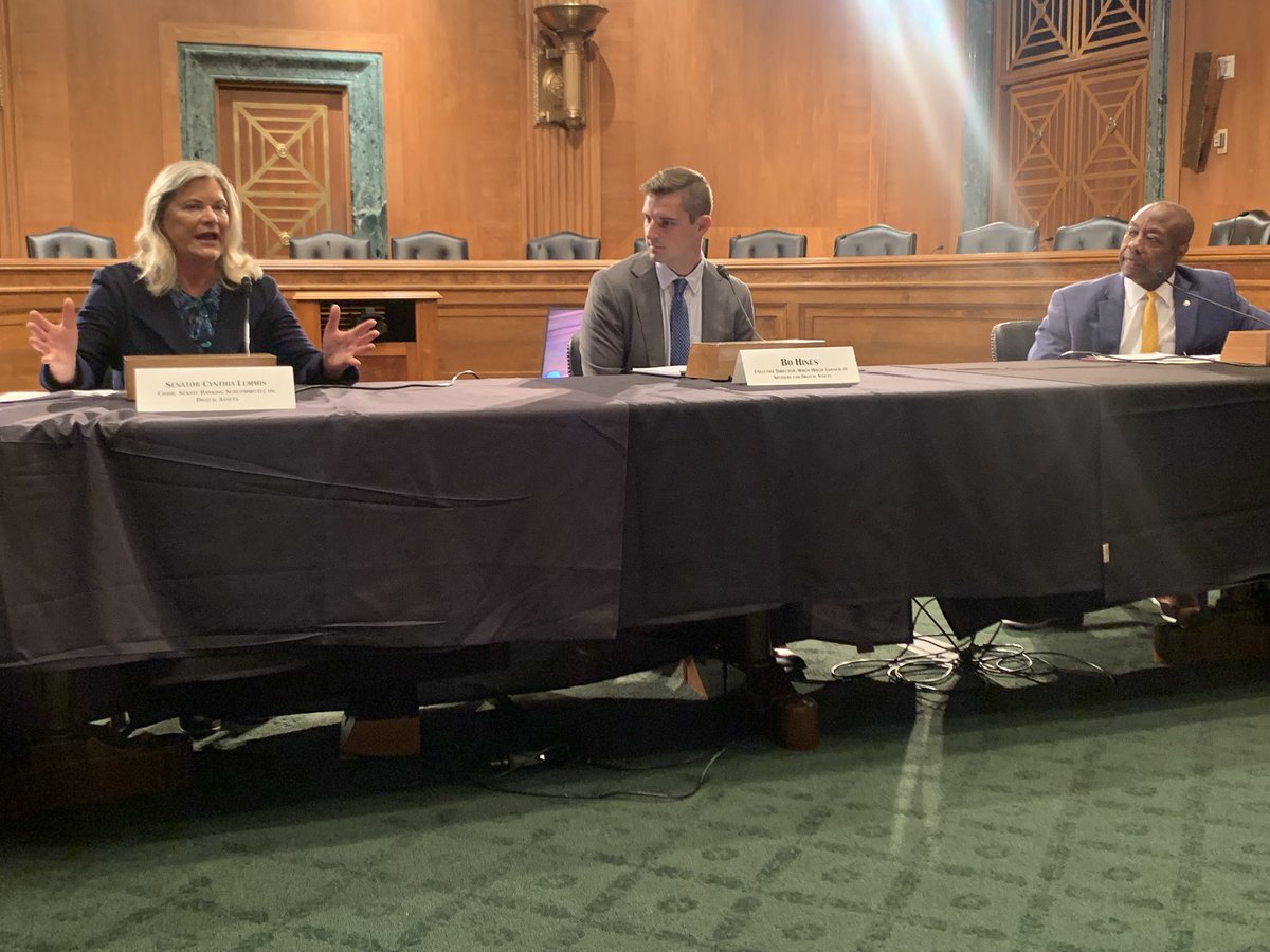 ElleBeyoud's tweet image. Senate Banking Chair @SenatorTimScott says he wants the crypto market structure bill done before end of September.