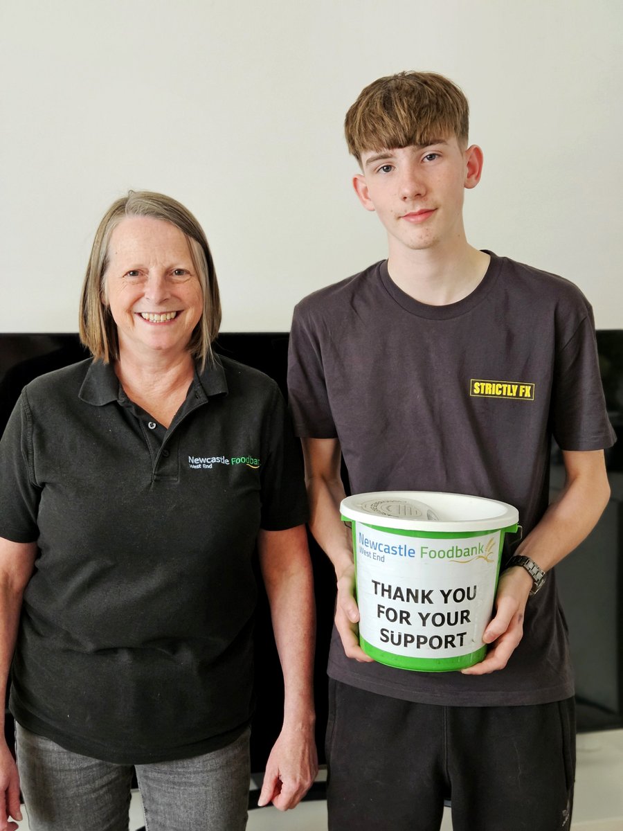 NUFC Fans Foodbank (@nufcfoodbank) on Twitter photo 👏🎸A huge, heartfelt thank you to Joe for raising a phenomenal £998 for <a href="/NCLFoodbank/">Newcastle Foodbank</a> at <a href="/samfendermusic/">Sam Fender</a>'s recent St James' Park shows!
A true, local hero!
🖤🤍 👏🎸A huge, heartfelt thank you to Joe for raising a phenomenal £998 for <a href="/NCLFoodbank/">Newcastle Foodbank</a> at <a href="/samfendermusic/">Sam Fender</a>'s recent St James' Park shows!
A true, local hero!
🖤🤍