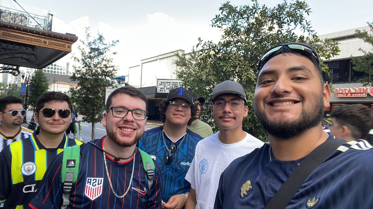 edgarjuv's tweet photo. At the fan fest #Juventus #Orlando https://t.co/s2u0ziS97G