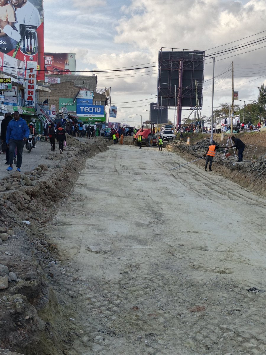 Lenku team on the ground. 
Sprucing up good. 

A segment of the #Kitengela service lane leading to Joystar and Orbit drycleaners areas--- a segment that always floods and had stymied petrid waters has today received attention of the <a href="/KajiadoGov/">Kajiado County Government</a>

<a href="/dkanchori/">Hon Dr Kanchori Daniel PHD</a> <a href="/joelenku/">Gov. Joseph Ole Lenku EGH</a>