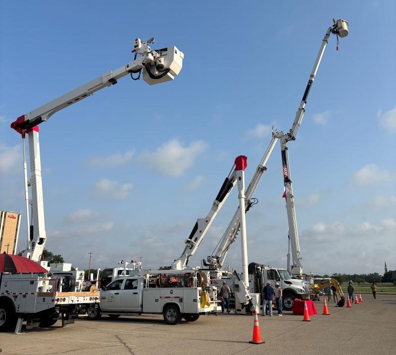 AEPTexas's tweet image. AEP Texas crews from San Angelo recently took part in the community&apos;s Touch-A-Truck event, bringing in a few hundred attendees.  Full story: aeptexas.com/community/cari… 

#WeAreAEPTexas #Community