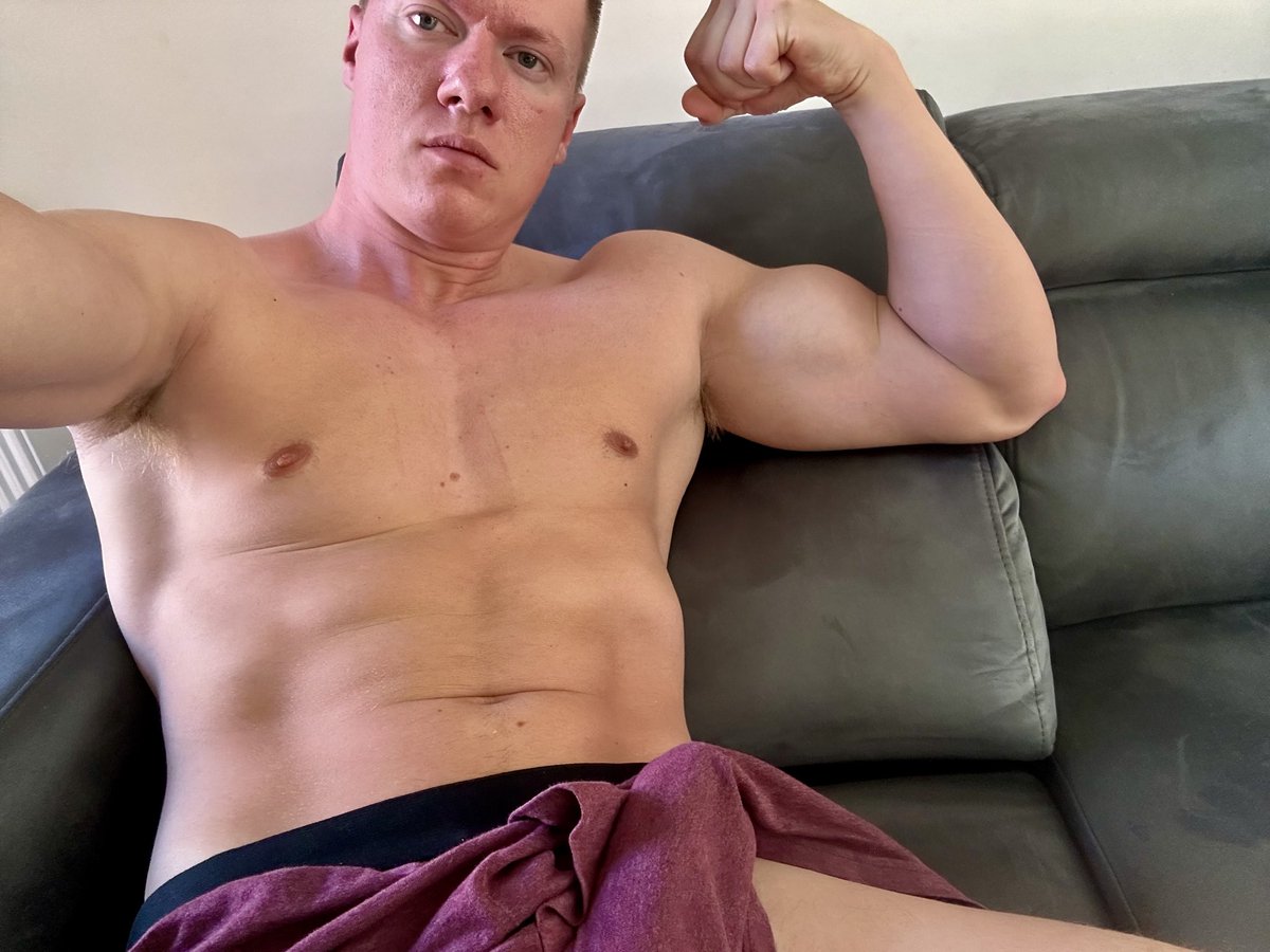 A day of throbbing as my cash cock continues to grow 🥵 😈 

Keep up the good work subs, it’s daddy’s birthday after all