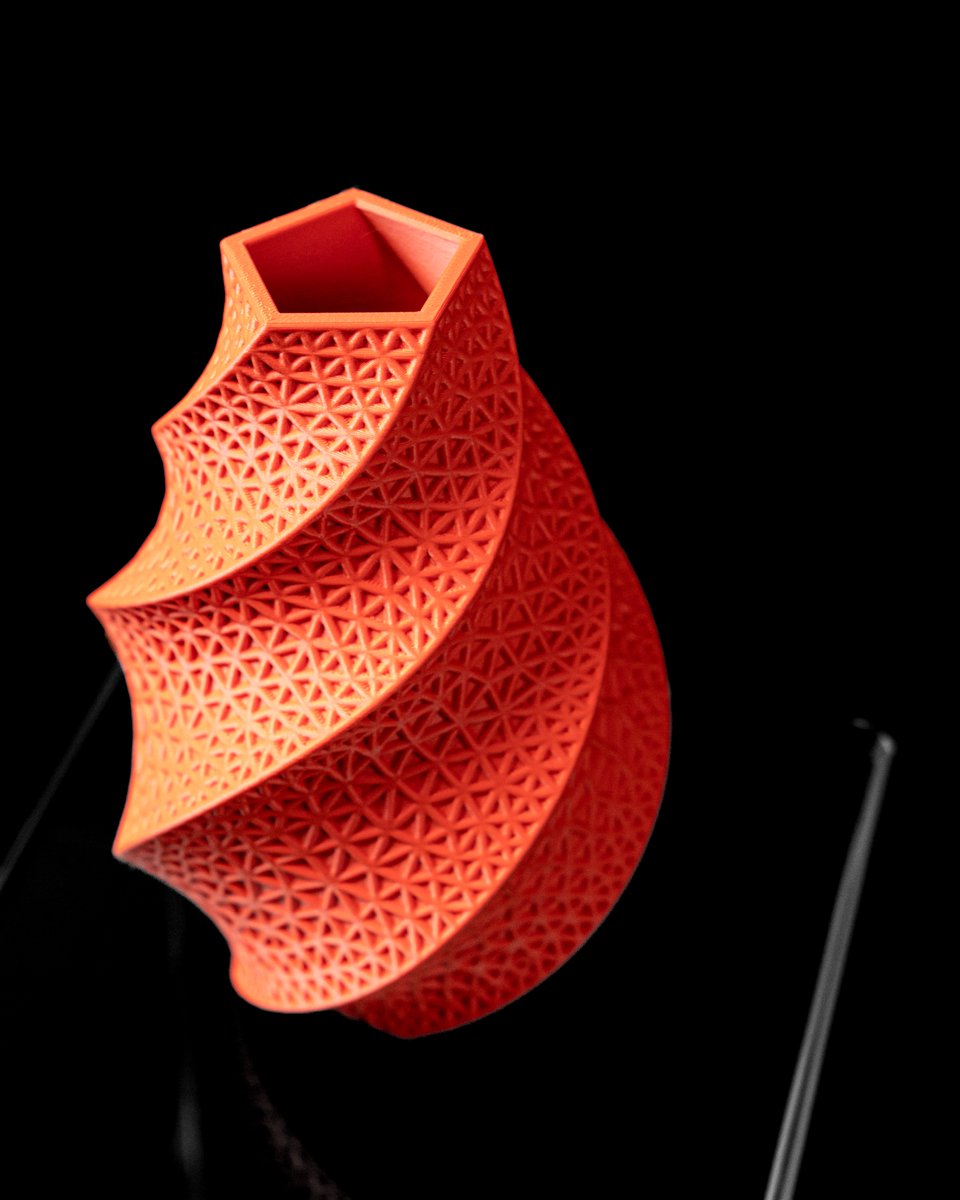 MODERNMACHINE3D's tweet image. Wire Flower Vase by MODERN MACHINE
STL available on our @Thangs3D profile. You can start 3D printing this yourself.