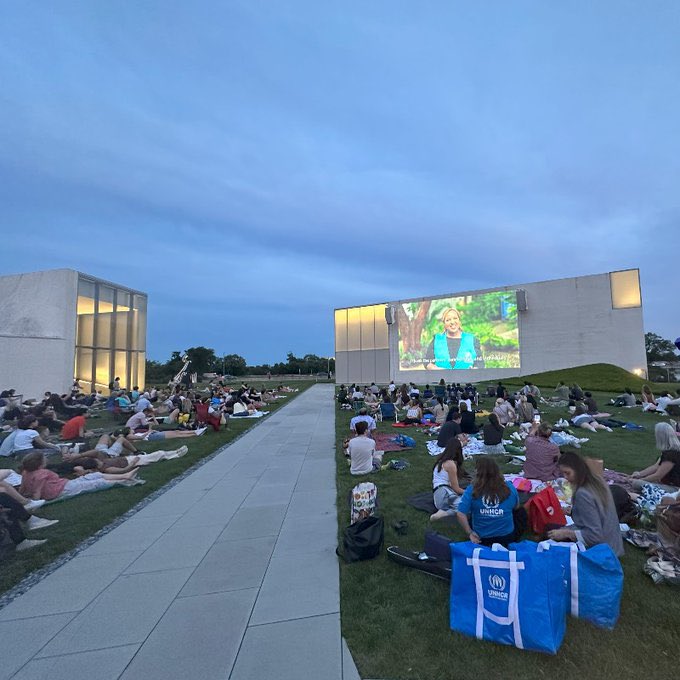 MattReynoldsDC's tweet image. We greatly value our partnership with the talented singer-songwriter @LlosaSebastian.
Sebastián, thank you for your steadfast support for refugees and @kencen for hosting! youtube.com/live/zTRYGCDX-…