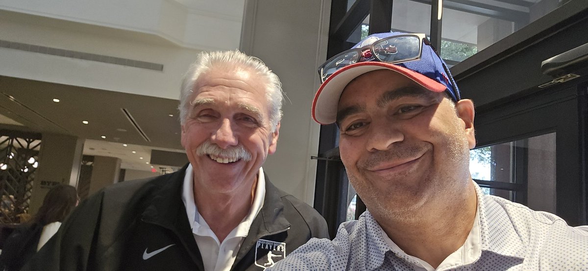 It was nice to run into former Montréal Expos pitching legend and current MLBPA executive Steve Rogers enroute to the <a href="/sabr/">SABR</a> Annual Meeting #SABR53 <a href="/SABRChicago/">SABRChicago</a>