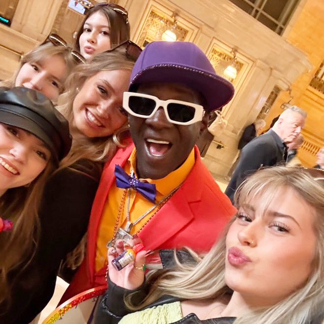 Send your teen on a hands-on journey through Ottawa, Montreal, and NYC! They’ll explore Civics, Citizenship, and Career Studies through real-world experiences. And who knows who they'll run into 😉

#marchbreak2026 #thisisclass #highschoolcredits #edutravelforcredit #teentravel