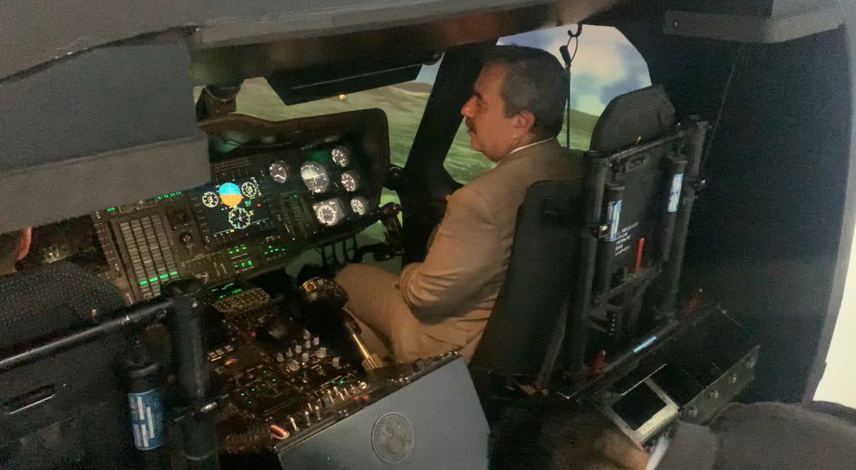 sivasbtu's tweet photo. SBTÜ’nün Üniversite-Sanayi İş Birliği Vizyonu Askeri Temaslarla Sürüyor
Rektörümüz Prof. Dr. Mehmet Kul, SBTÜ’nün Üniversite-Sanayi İş Birliği Vizyonu kapsamında Ankara’da askeri temaslarda bulundu. 
Gün içerisinde Jandarma Havacılık Komutanı Tümgeneral Ali Doğan’a ziyaret gerçekleştiren Prof. Dr. Mehmet Kul, Tümgeneral Ali Doğan ile Üniversitemizde yürütülen özellikle askeri kapsamdaki Optik çalışmalarının Jandarma Havacılık Komutanlığı ihtiyaçları doğrultusunda katkı sağlaması konusunda fikir alışverişinde bulundu. Yerli ve Milli savunma teknolojilerinin geliştirilmesi ve Üniversitemiz öğrencileri için staj olanaklarının da değerlendirildiği görüşme sonrasında Rektörümüz Prof. Dr. Mehmet Kul, Jandarma Havacılık Komutanlığı envanterinde yer alan helikopter uçuş simülasyon cihazını test etme imkânı buldu. 
Prof. Dr. Mehmet Kul Ankara temasları kapsamında gerçekleştirdiği diğer programında ise 5. Ana Bakım Fabrika Müdürü Tuğgeneral Kadir Eğriboyun’u ziyaret etti. 
Üniversitemizin Üniversite-Sanayi İş Birliği Vizyonu doğrultusunda gerçekleşen ziyarette Rektörümüz Prof. Dr. Mehmet Kul, Üniversitemiz ile Ana Bakım Fabrika Müdürlüğü arasında yürütülecek karşılıklı iş birliği ve projeler hakkında Tuğgeneral Kadir Eğriboyun ile fikir alışverişinde bulundu.
Görüşmenin ardından fabrikanın üretim tesislerini dolaşan Prof. Dr. Mehmet Kul, Üniversitemiz ile 5. Ana Bakım Fabrika Müdürlüğü arasında imzalanan staj protokolü kapsamında tesiste staj yapan öğrencilerimizle bir araya gelerek öğrencilerimizden staj süreçleri hakkında bilgi aldı.