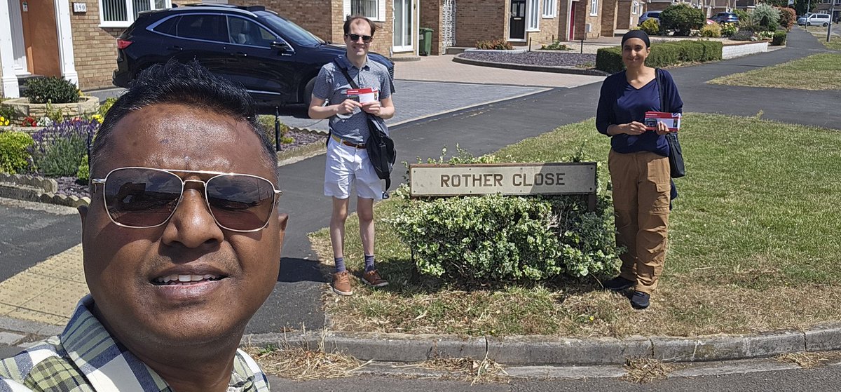 Out during lunch time around Thames Avenue are of Haydonwick with labour team to listen resident issues at doorstep and pick up casework. 🌹🌹🌹

#doorstep #labourdoorstep #LabourParty