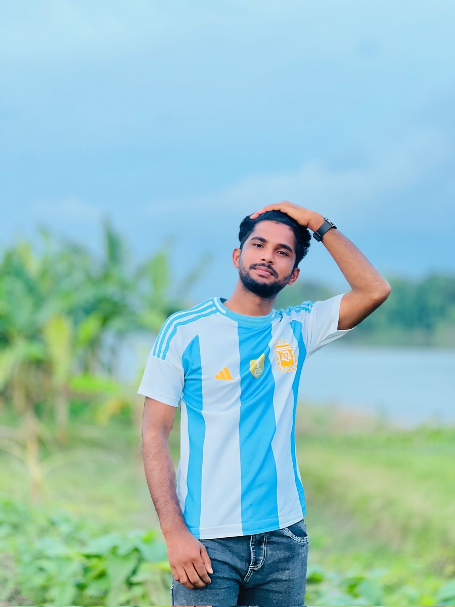 _md_s_u_m_o_n__'s tweet image. সব হাসিতে খুশি থাকে না কিছু হাসি দিয়ে মানুষ দুঃখ লুকায়.!
