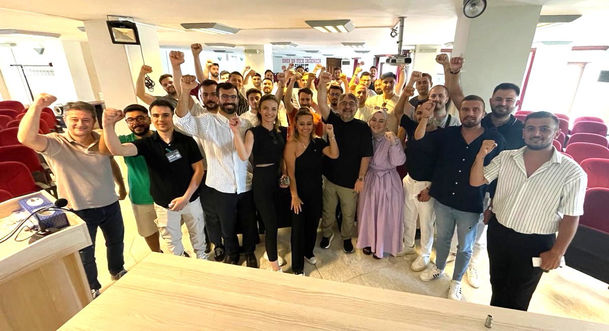 BirlesikMetal's tweet photo. Yurdun dört bir yanındaki işyerlerinden 30 yaş altı üyelerimizin katıldığı Genç İşçi Eğitimimizde, dördüncü günü geride bıraktık✊📷

#BirlikteGüçlüyüz https://t.co/pdhSrX1Dkd